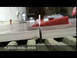 Sie finden das unternehmen in der coburgerstraße 12. Nivelliersystem Verlegehilfe Verlegesystem Fur Fliesen Youtube