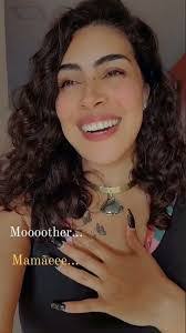 Lorena Cahue's Instagram, Twitter & Facebook