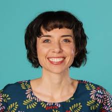 Elizabeth Davie's Instagram, Twitter & Facebook