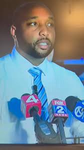 🚨 BODY FOUND IN DETROIT CEMETERY 🚨Detroit homicide detectives are  investigating after a man was found dead at Mount Hazel Cemetery