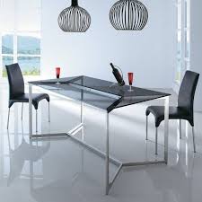 table design verre trempe noir et acier chrome kiba 160 cm lestendances fr table a manger en verre table a manger table salle a manger