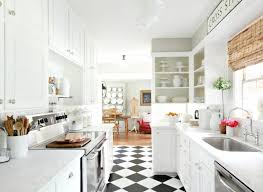 J'aime quand ils sont twistés avec des objets styles différents. Carrelage Noir Et Blanc Tres Chic Des Idees Originales A En Etre Inspire