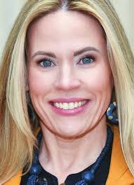 Leann Holmes's Instagram, Twitter & Facebook