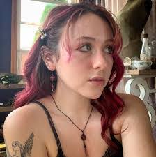 Leanne Springer's Instagram, Twitter & Facebook