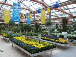 Antje Verstl A German Visual Merchandiser Who Has Worked With Many High Level Garden Retailers In Eur Garden Center Displays Backyard Greenhouse Garden Center
