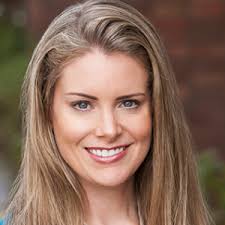 Kelly Kinnard's Instagram, Twitter & Facebook