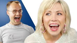 They have also lived in oswego, il and hanover park, il. Carly Rae Jepsen Surprise Staring Contest Gentnews