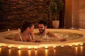 Romantisches Wochenende mit Whirlpool im Zimmer buchen