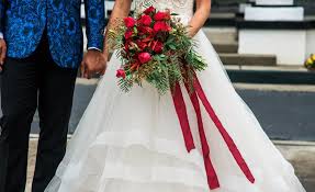 Wie dieser tag genau ablaufen soll, entscheidet jedes paar individuell. Rote Hochzeit Die Farbe Der Liebe Hochzeitsinspiration