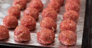 Traditionnelles Boulettes De Viande Mais Farcies De Fromage Recette Boulette Recettes De Cuisine