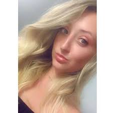 Danielle Scott (@daniellescottxx)