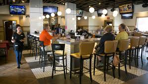 Customers line up for Aubree's Pizzeria opening in Westland