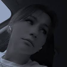 Does anyone remember this Aj.McLean,💖 but when he has a delicate beard he  suits him best, Regards💖