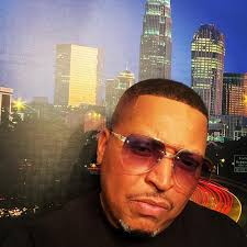 We see 👀 all your comments... N.O.R.E has finally had enough! 😂 He  decided it was time to address all the jokes about his hair in the  comments. Even Memphis Bleek couldn't