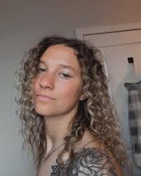 Amber Kishbaugh's Instagram, Twitter & Facebook