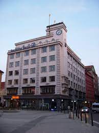 Exploring the relationship between people, business & the economy. File Praha Jungmannovo Namesti Deutsche Bank Jpg Wikipedia