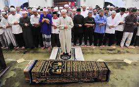 The mosque is located at jalan hang tuah opposite fire station. Body Arrives At Al Bukhary Mosque Students Body Arrives From Jordan In Sombre Atmosphere Foto Astro Awani