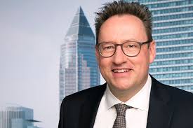 In 1938, the metzler bank was involved in the forced aryanization of jewish banking houses, such as the banking houses bass & herz, j. Universal Investment Schliesst Ubernahme Von Metzler Tochter Ab Vermischtes 26 05 2021 Institutional Money