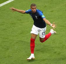 Mbappé regarded as one of the best players in the world, his. Fussball Wm 2018 Entfesselter Mbappe Und Frankreich Schiessen Argentinien Und Messi Aus Dem Turnier Welt