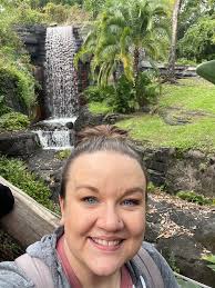 How do you travel to other peoples places for free? ☺️