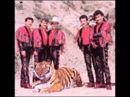 Los tigres del norte ist eine mexikanische musikgruppe, deren stil sich am nordmexikanischen stil der norteñas und der corridos wie auch narcocorridos orientiert. Los Tigres Del Norte Decepcion Youtube