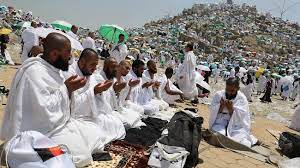 Untuk tahun 2020, puasa arafah di indonesia dilaksanakan pada hari kamis tanggal 30 juli 2020. Foto Berserah Diri Pada Allah Dalam Wukuf Di Arafah