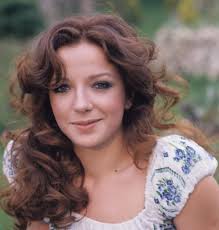 Simonetta simona izzo (born 22 april 1953) is an italian actress, voice actress, director and screenwriter. Picture Of Simona Izzo