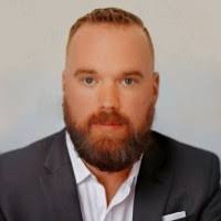 Lisa Schalk's Instagram, Twitter & Facebook