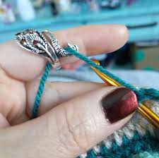 Easiest way to crochet the magic ring (or magic circle or magic loop). 1ar2k0uptlxsbm
