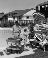 1950 S Black And White Family Photos A Family Suburban Poolside Barbeque 1950s Photo Old Photos Vintage Life