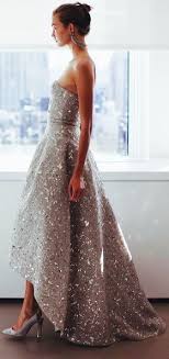 How we want women to be dressed while working in the office. Sposarsi A Capodanno Ci Vuole L Abito Da Sposa Giusto Lovely Wedding