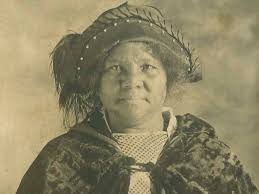 Beyond the Banks: Celebrating local heroines