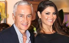 Pronto la veremos en más proyectos explotando su faceta como productora (fotos. Jorge Ramos Bio Age Net Worth Salary Wife Girlfreind Kids Height