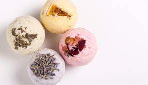 Trockene zutaten mischen verfeiner dein badesalz mit duftölen. Badekugeln Selber Machen Einfache Rezepte Mit Anleitung