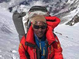 Magendran, rakyat malaysia pertama menjejakkan kaki di puncak gunung everest, 15 minit sebelum rakan sepasukan mohanadas, berkata lebih ramai rakyat malaysia kini meminati aktiviti pendakian, yang. 24 Kali Tawan Gunung Everest Kami Rita Pegang Rekod Dunia