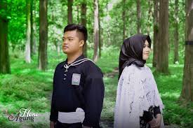 Foto prewedding jogja outdoor santai: Prewed Outdoor Facebook