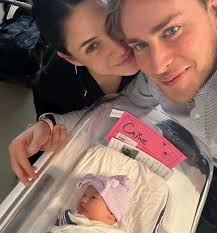 Who is Chloe Tucker Caine? 'Owning Manhattan' star made her name singing  Abba tunes