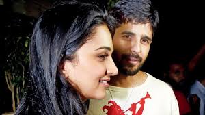 With sidharth malhotra, kiara advani, shiv panditt. Kiara Advani Sidharth Malhotra Share Glimpse Of Their On Screen Chemistry In Shershaah