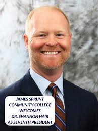 Meet Anaya R.! A Rochester High School senior in the Sangamon CEO program,  Anaya runs her own hairstyling business, Golden Vine, and plans to study  Business Finance at Howard University! #SangamonCEO #StudentSpotlight