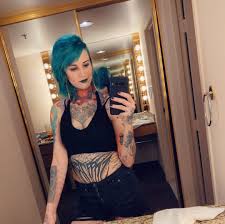 iso fine line tattoo artists !!