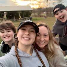 Bethany Sheets (@bethanysheets) • Instagram photos and videos