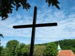 An diesem feiertag gedenken christen der rückkehr jesu als sohn gottes zu seinem vater im himmel. Sozmrigovyjijm