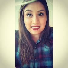 Dina Betancourt's Instagram, Twitter & Facebook