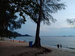 Teluk batik beach ticket price, hours, address and reviews. Pantai Teluk Batik Picture Of Pantai Teluk Batik Lumut Tripadvisor