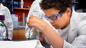 4-H'ers prepare 'rusty' experiment for space station