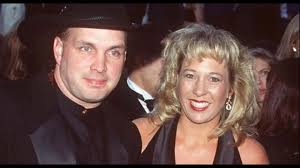 While working as a bouncer during his senior year of college, brooks was required to in 1999 the album garth brooks in… the life of chris gaines was released in an attempt to generate enthusiasm for a potential movie about. Garth Brooks Ex Wife 15 Intriguing Sandy Mahl Facts