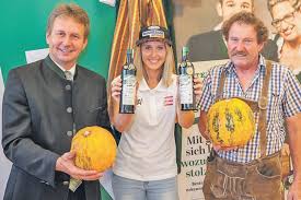 Cornelia hütter (born 29 october 1992) is a world cup alpine ski racer from austria. Conny Hutter Prasentiert Das Kurbiskernol