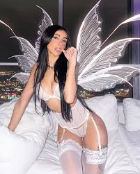 Rose Zara - Free nude pics, galleries & more at Babepedia