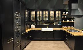 Siyah mutfak dolapları modelleri ile sarıyı kombine etsem güzel durur mu sizce veya siyah mutfak dolapları modelleri ile altın sarısı da olabilir, avm'de gördüm çok güzel görünüyor. Bingham Mat Siyah Gold Detayli Country Mutfak Dolabi