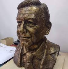 Quién va a poner el busto de Andrés Manuel López Obrador?, uno en cada  plaza municipal 🤭